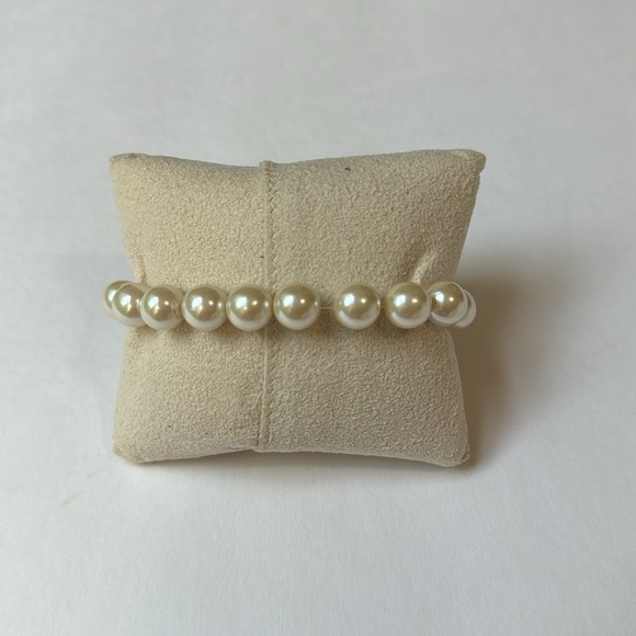 Vintage Anthropologie Black Rose Faux Pearl Stretch Statement Bracelet - Picture 4 of 14